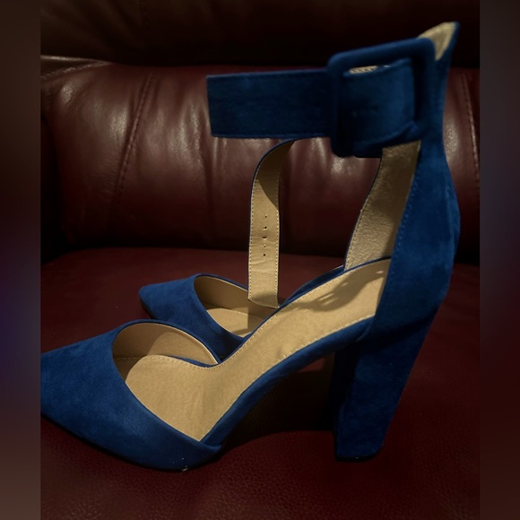 💙💙💙 Blue Pointy Toe Heels - Picture 1 of 3